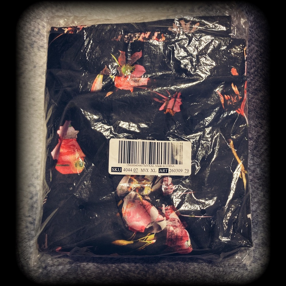 VICTORIA’S SECRET PLEATED FLORAL PANTS - Picture 3 of 3